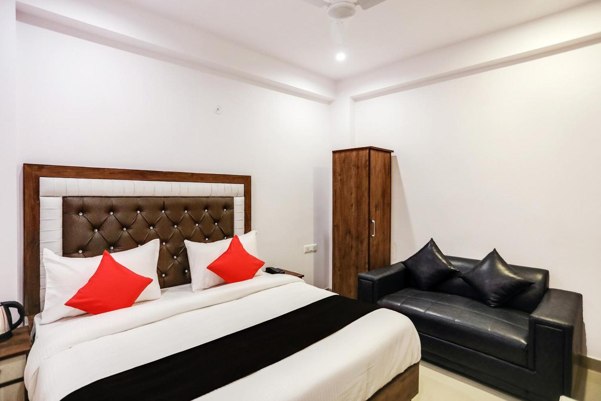 Hotel O Golden Stone Ghaziabad Luaran gambar