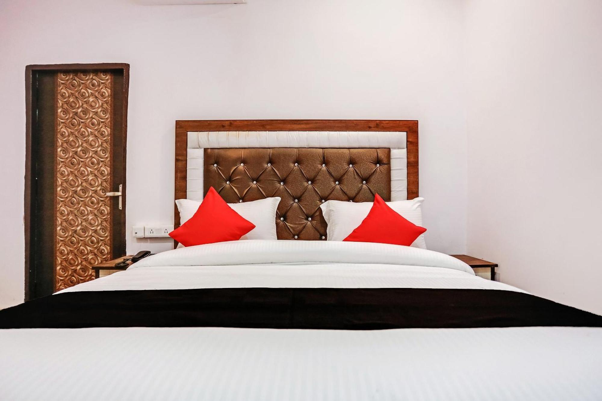Hotel O Golden Stone Ghaziabad Luaran gambar