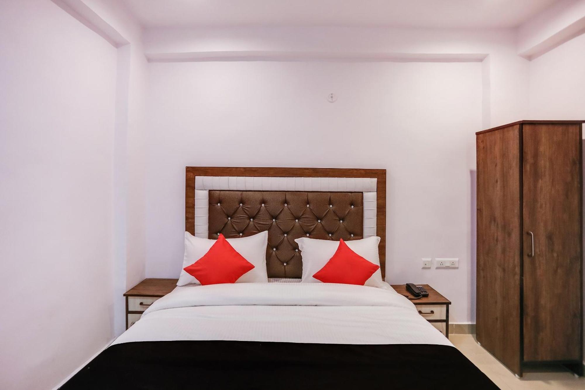 Hotel O Golden Stone Ghaziabad Luaran gambar