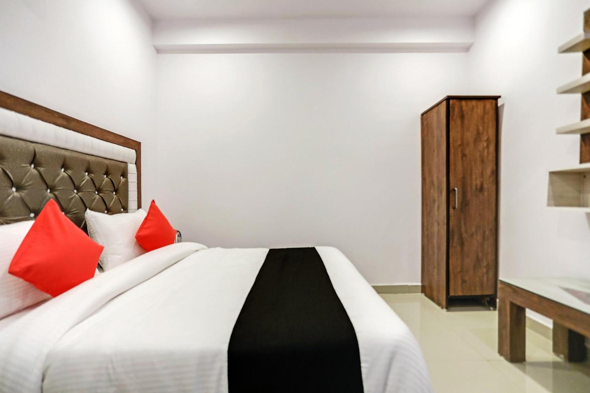 Hotel O Golden Stone Ghaziabad Luaran gambar