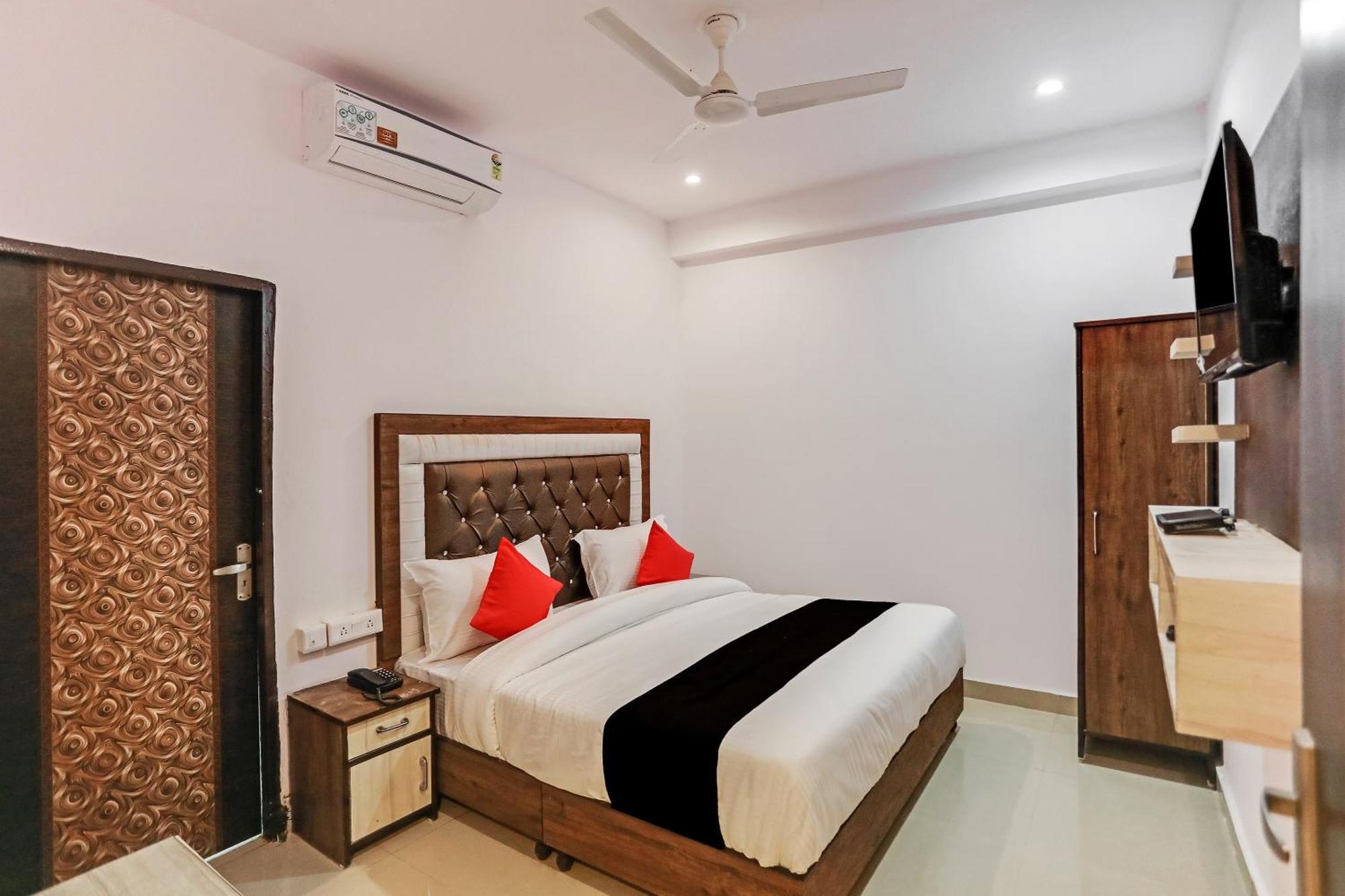 Hotel O Golden Stone Ghaziabad Luaran gambar