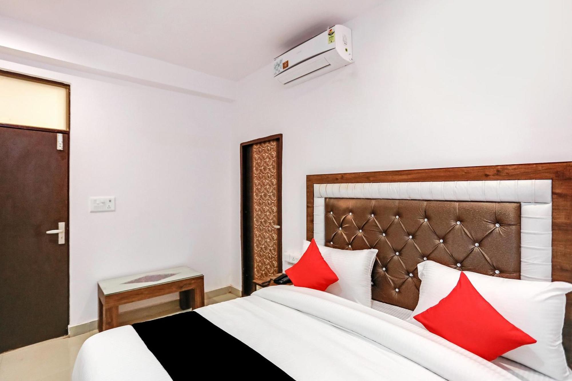 Hotel O Golden Stone Ghaziabad Luaran gambar