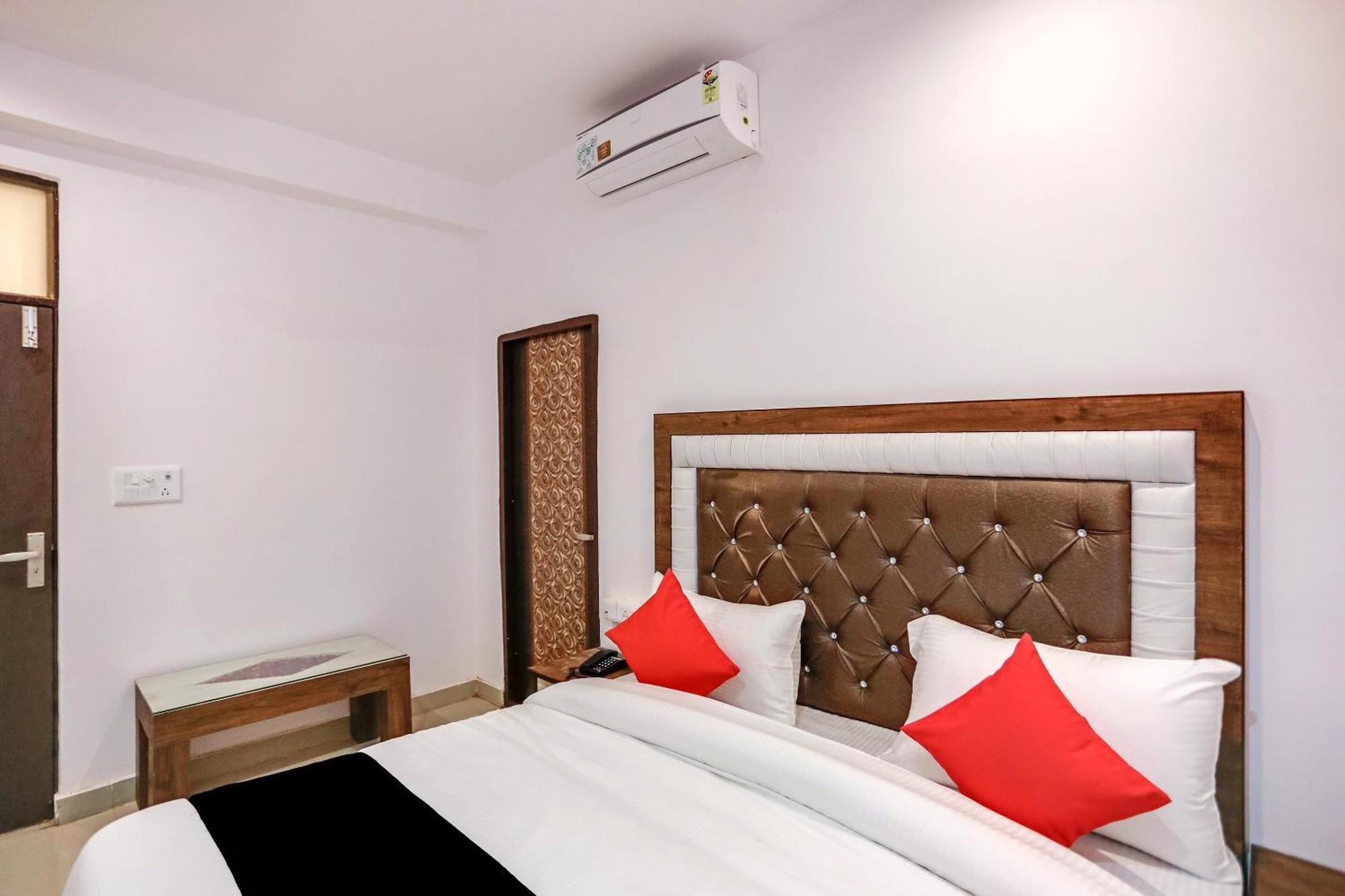 Hotel O Golden Stone Ghaziabad Luaran gambar