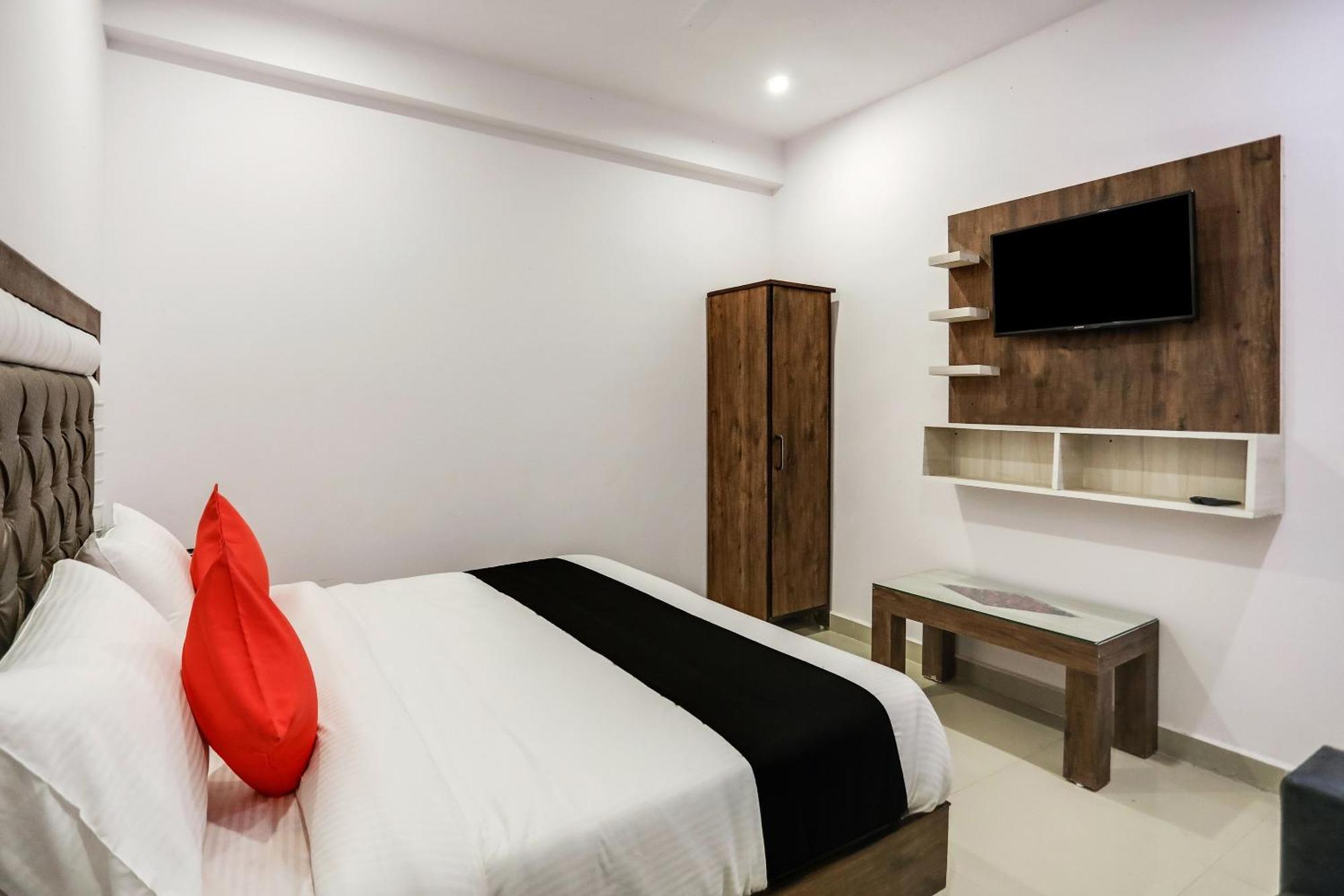 Hotel O Golden Stone Ghaziabad Luaran gambar